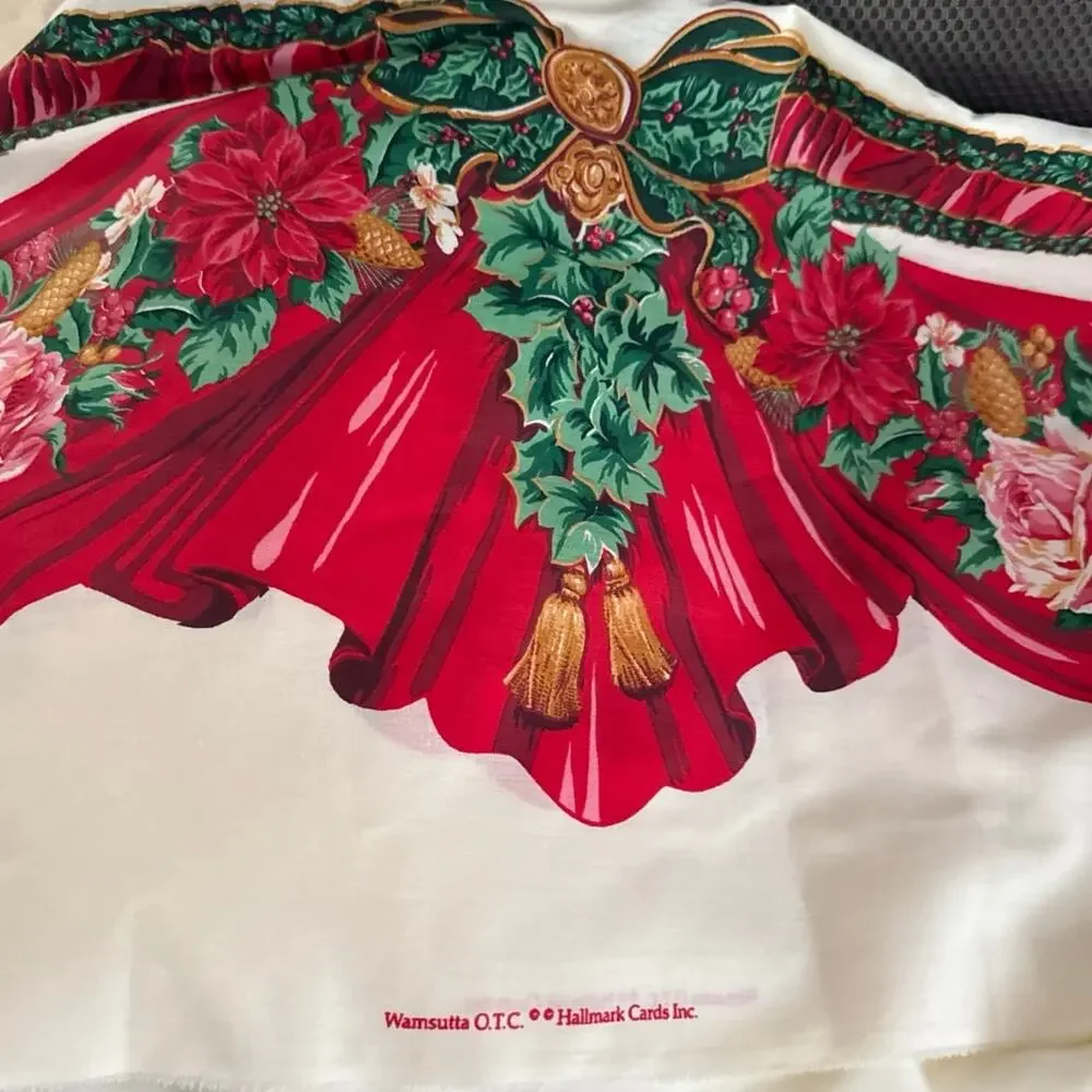 Hallmark Wamsutta Cut to Length Poinsettia Christmas Tablecloth 4 yard 72